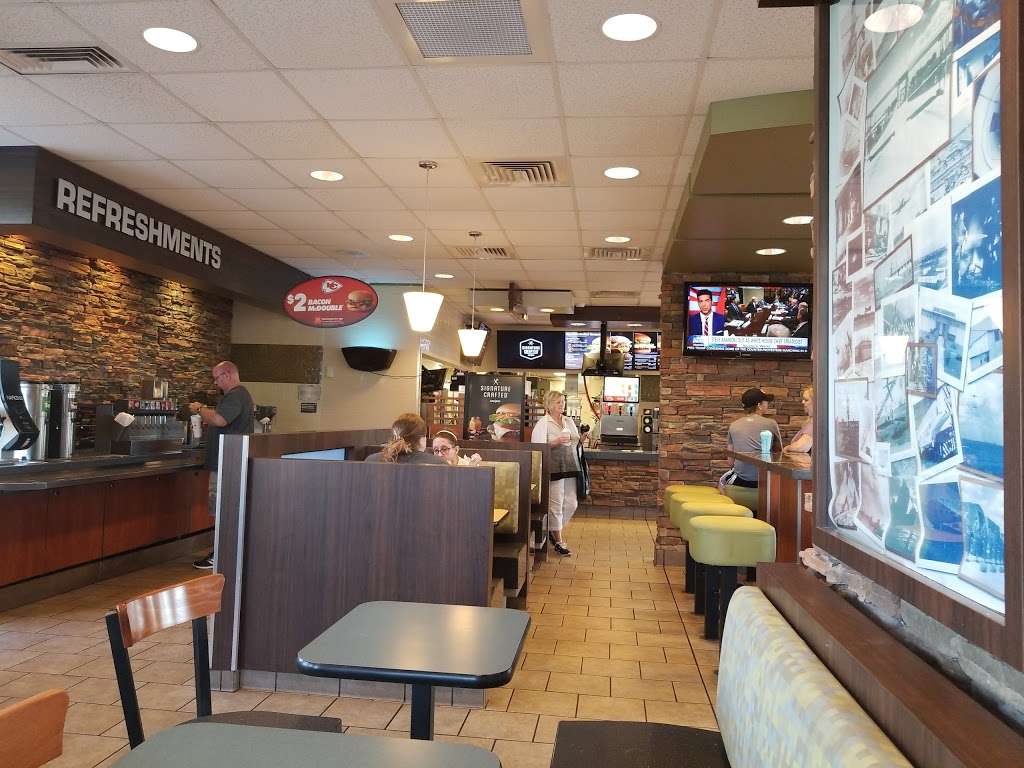 McDonalds | 601 N, MO-23, Knob Noster, MO 65336, USA | Phone: (660) 563-3546