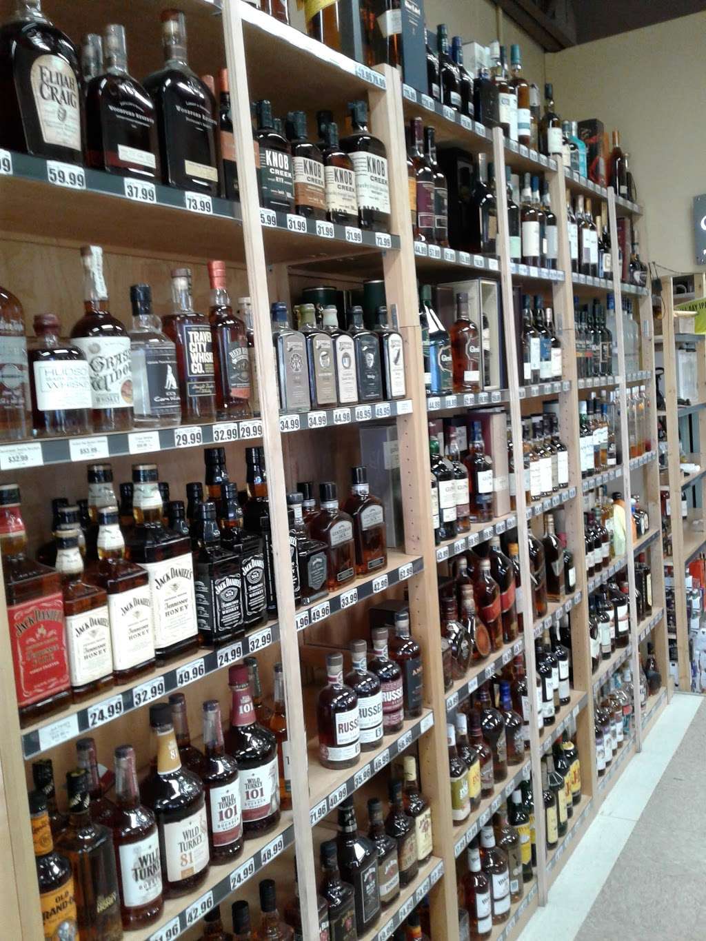 Gills Top Shelf Liquor | 4435 Red Arrow Hwy, Stevensville, MI 49127, USA | Phone: (269) 408-1650