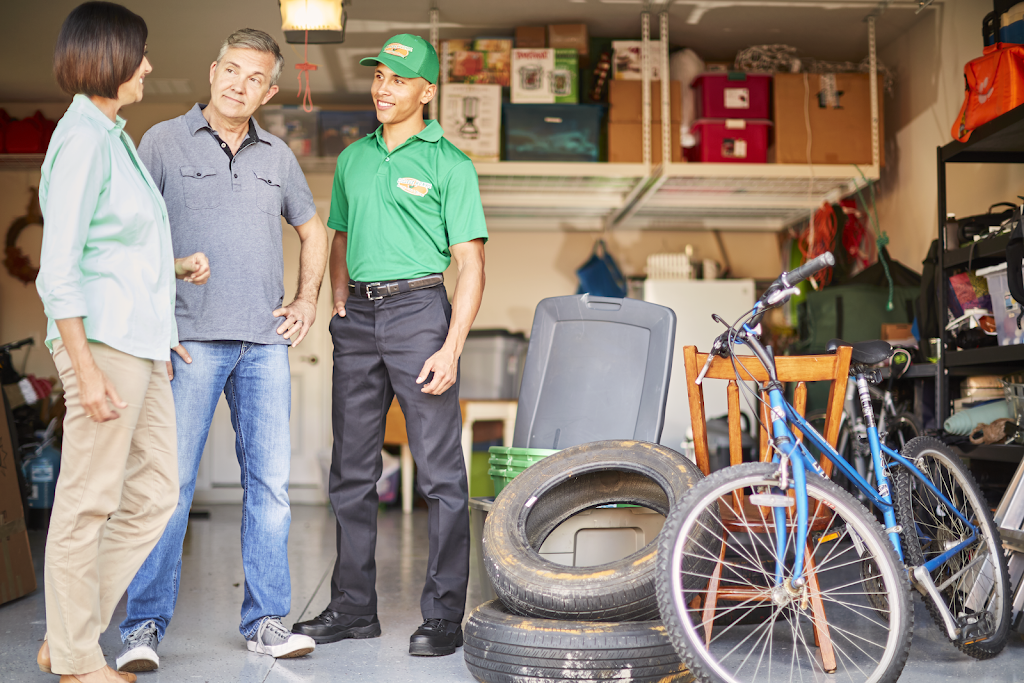 College Hunks Hauling Junk and Moving | 195 Bridgepoint Dr, South St Paul, MN 55075, USA | Phone: (612) 400-9091