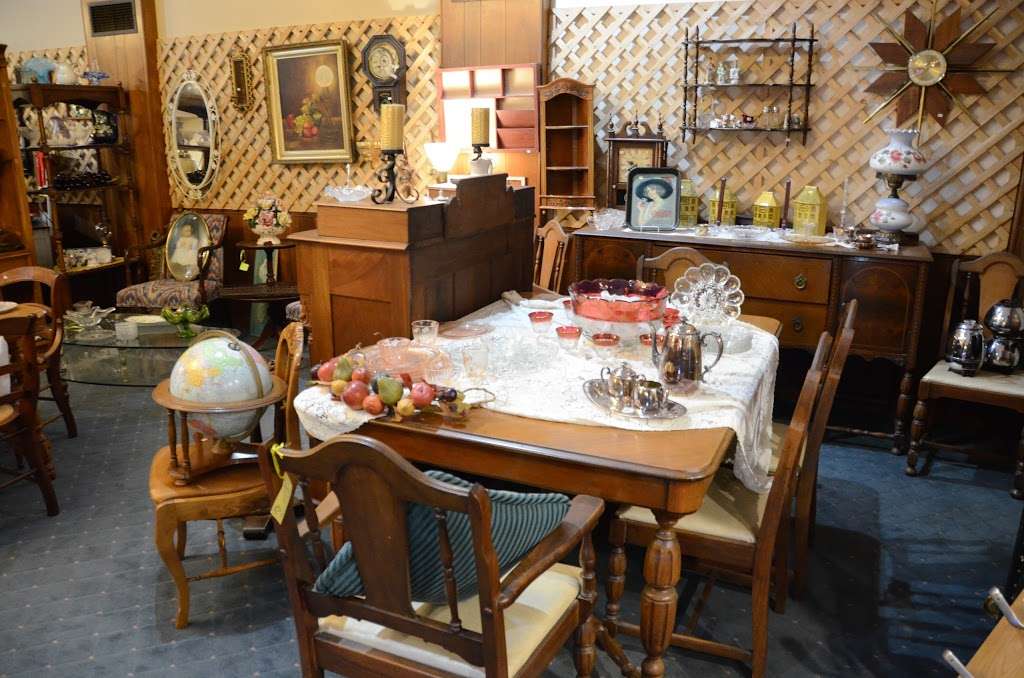 Vintage Treasures | 507 W Exchange St, Crete, IL 60417, USA | Phone: (708) 672-7090