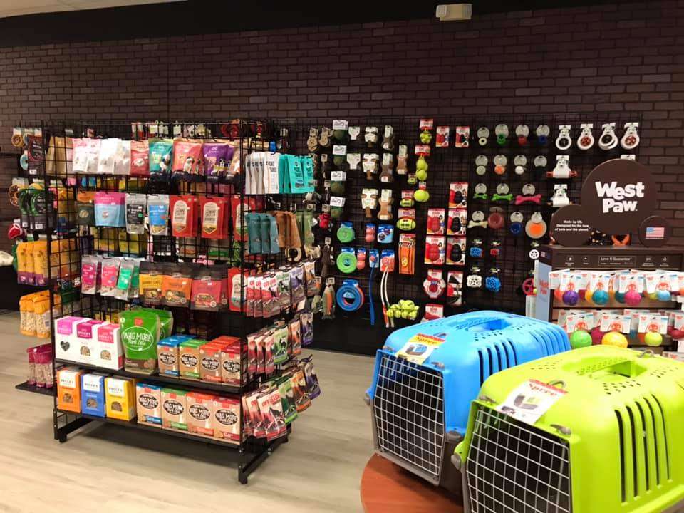 Mutt Waggin Pet Supplies | 80 Taunton St, Plainville, MA 02762, USA | Phone: (508) 316-0708