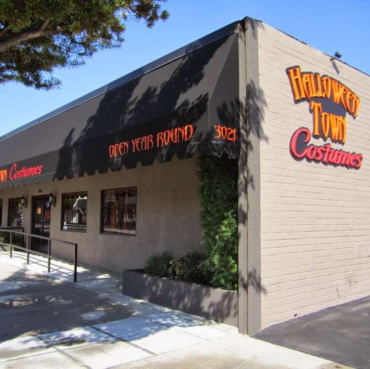 Halloween Town Costumes | 3021 W Magnolia Blvd, Burbank, CA 91505, USA | Phone: (818) 848-3644