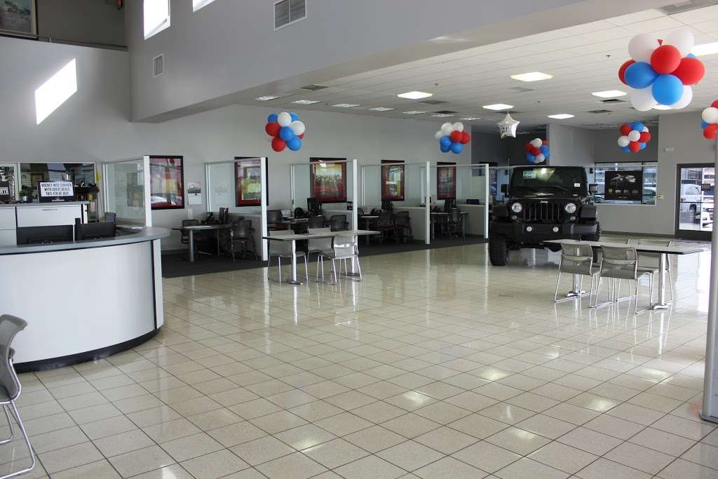 Lake Elsinore Chrysler Dodge Jeep Ram | 31400 Auto Center Dr, Lake Elsinore, CA 92530, USA | Phone: (951) 225-4749