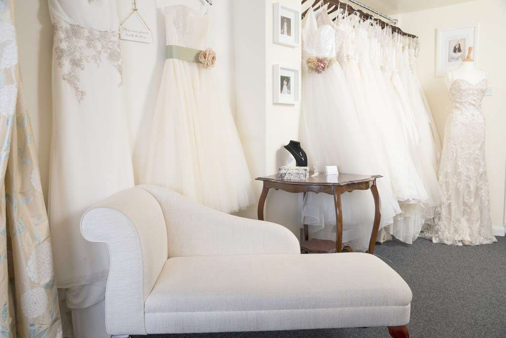 Hayley Elizabeth Bridal | 1 Farnborough Way, A21, Orpington BR6 7DH, UK | Phone: 01689 882704