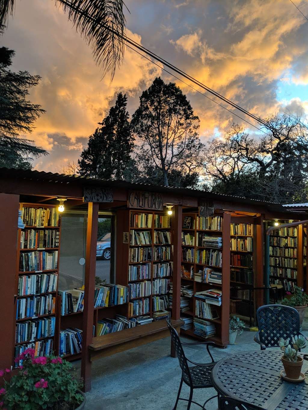 Barts Books | 302 W Matilija St, Ojai, CA 93023, USA | Phone: (805) 646-3755