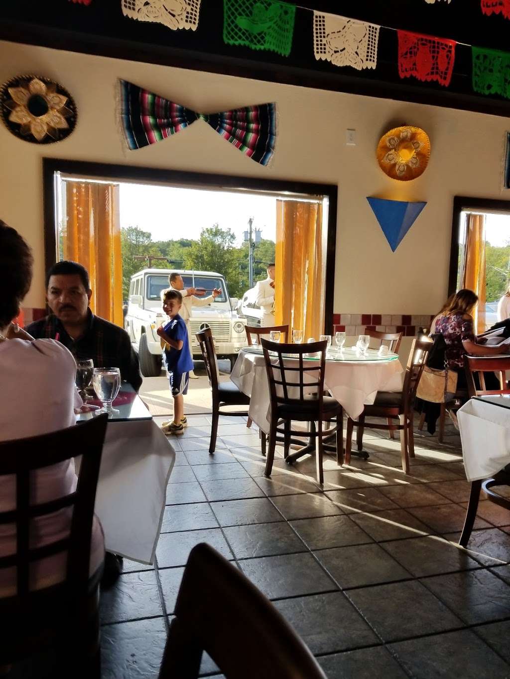 Mariachi Loco II | 706 Central Park Ave, Scarsdale, NY 10583, USA | Phone: (914) 874-5033