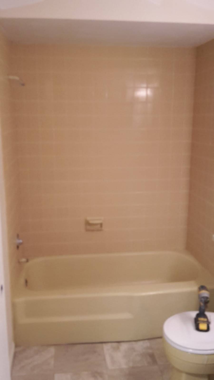 Cook Construction Bathtub Refinishing | 1941 Dellwood Dr, Fort Wayne, IN 46803, USA | Phone: (260) 602-9205