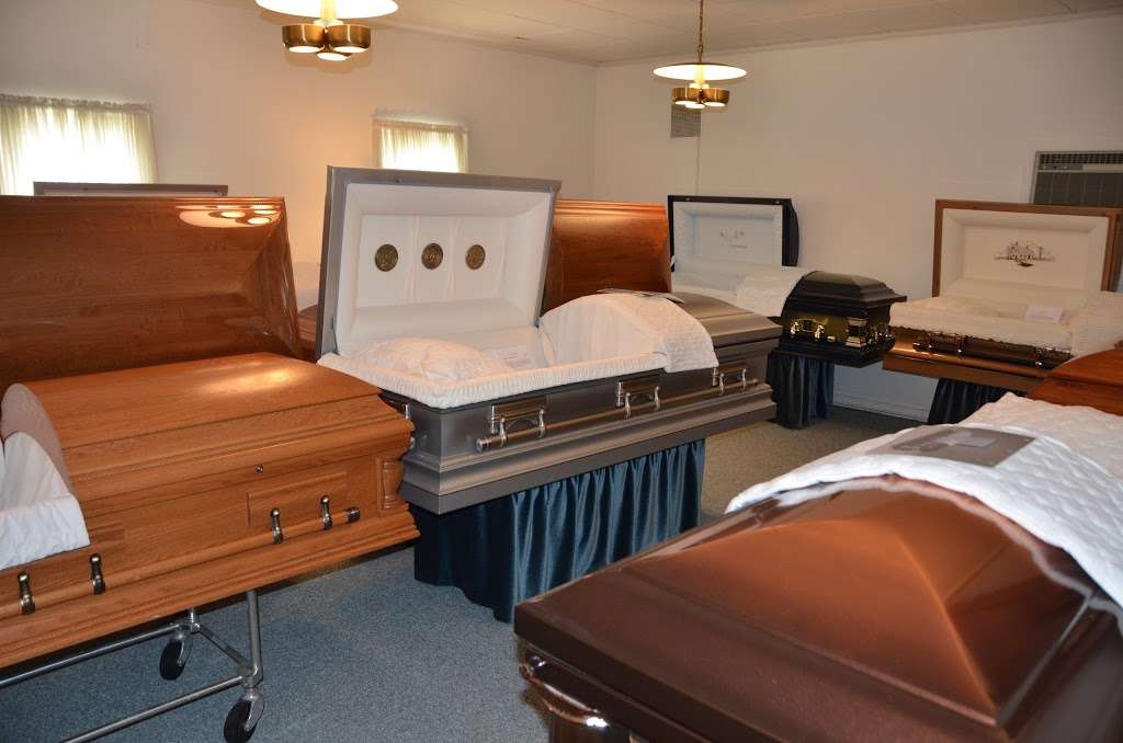 Baker Funeral Home | 387 E Broadway St, Danville, IN 46122 | Phone: (317) 745-2360