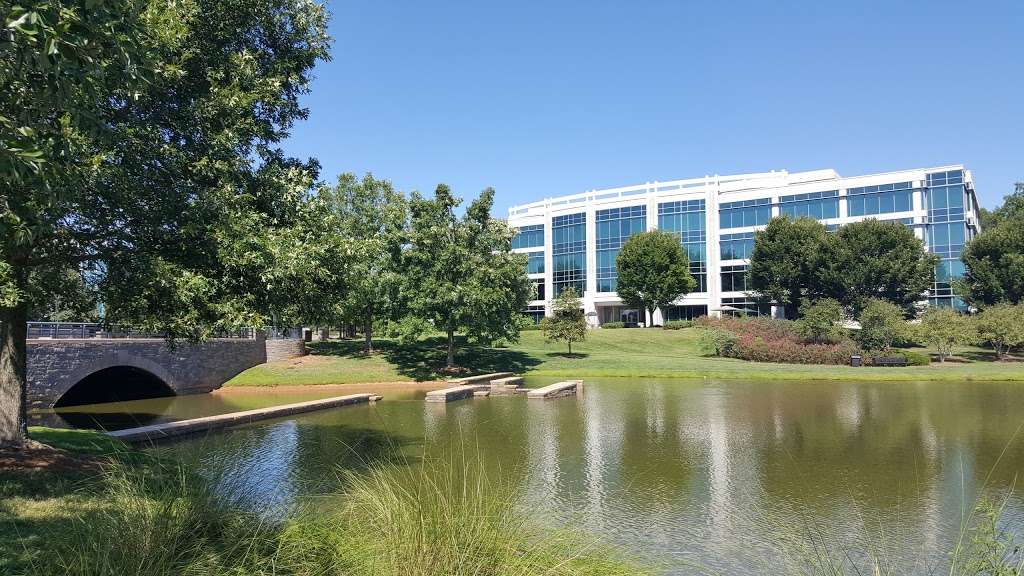 Lake Pointe Corporate Center | 2359 Perimeter Pointe Pkwy, Charlotte, NC 28217, USA | Phone: (704) 357-0630