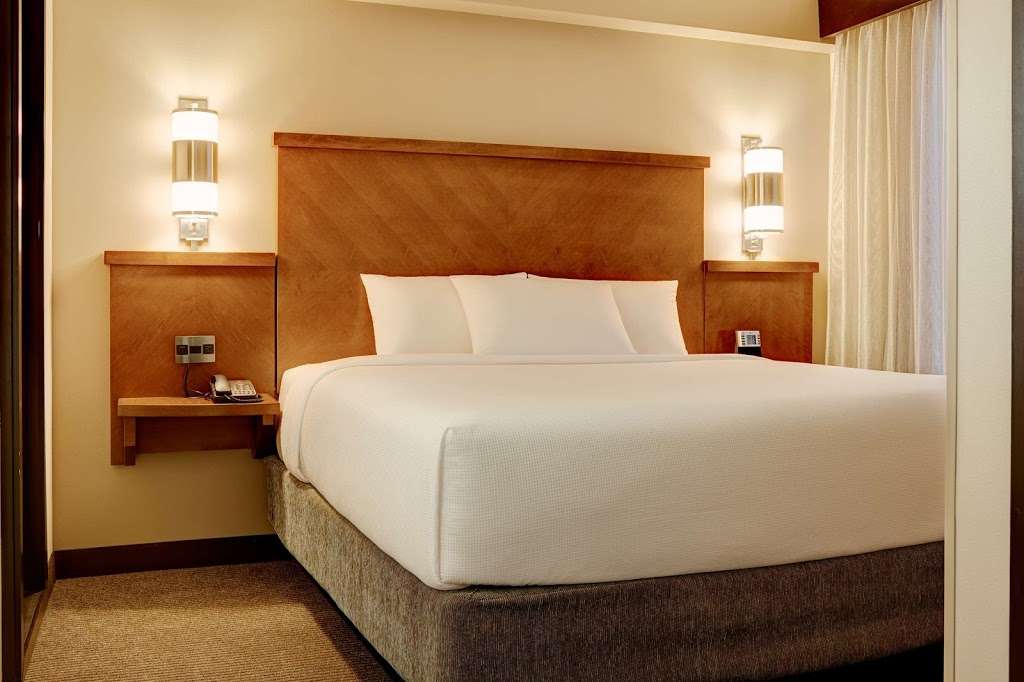 Hyatt Place Orlando Airport | 5435 Forbes Pl, Orlando, FL 32812, USA | Phone: (407) 816-7800