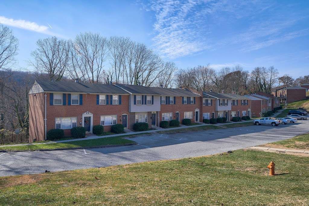 Fairway Ridge Apartments & Townhomes | 4998 W Forest Park Ave, Gwynn Oak, MD 21207, USA | Phone: (410) 448-0099