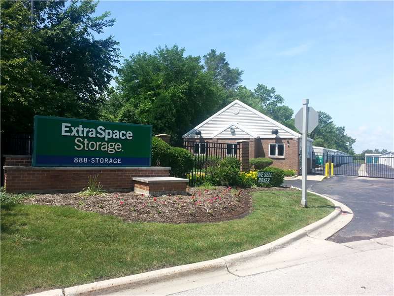 Extra Space Storage | 200 Parkway Dr, Lincolnshire, IL 60069 | Phone: (847) 945-3330