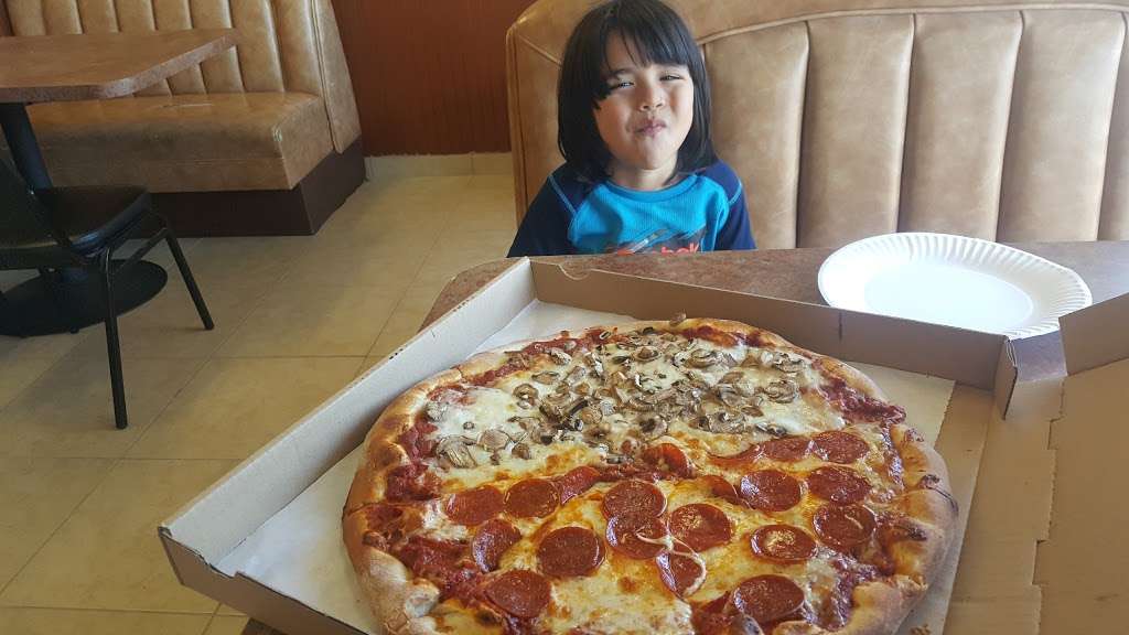 Papas Pizza | 4388 Moraga Ave, San Diego, CA 92117, USA | Phone: (858) 483-9191