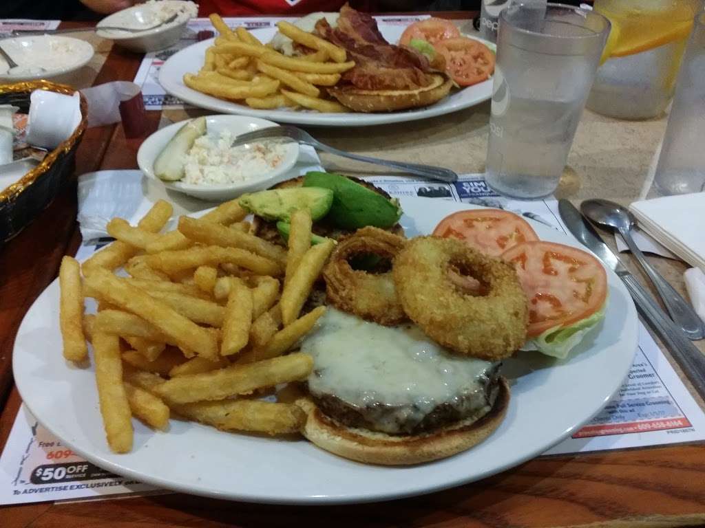 Princetonian Diner | 3509 US-1, Princeton, NJ 08540, USA | Phone: (609) 452-2271