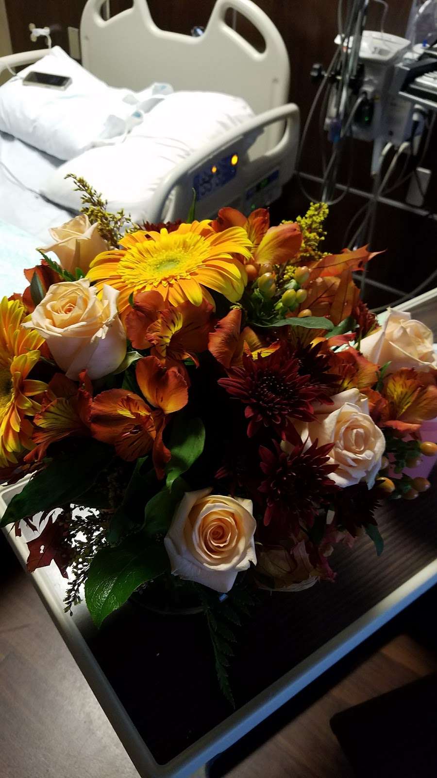 Teefey Flowers | 9716 Holmes Rd, Kansas City, MO 64131 | Phone: (816) 444-7700