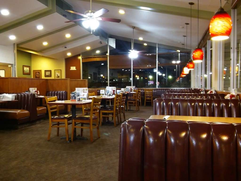 Dennys | 1360 Holiday Ln, Fairfield, CA 94534, USA | Phone: (707) 422-6511