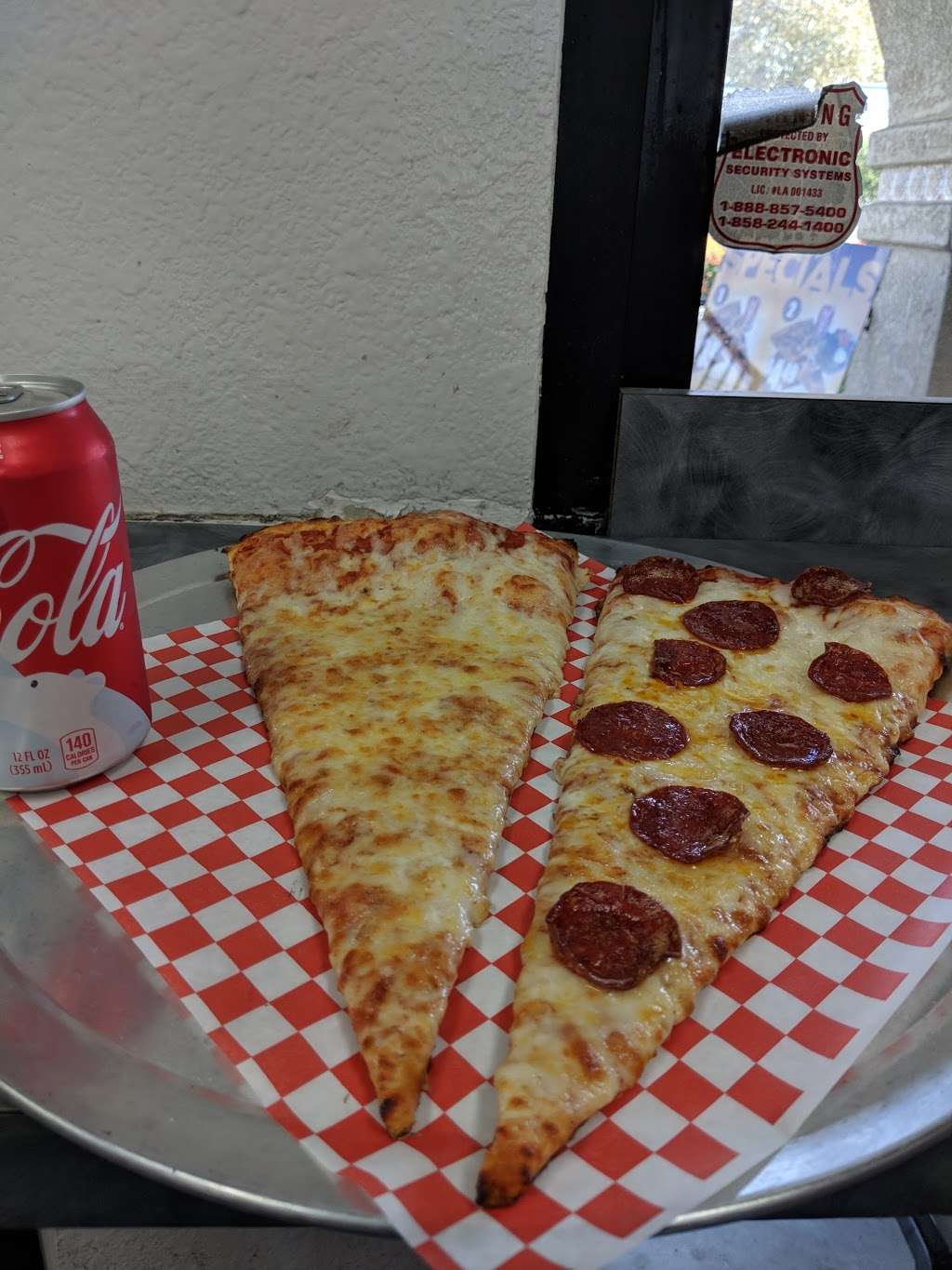 N.Y. Giant Pizza | 12812 Rancho Penasquitos Blvd, San Diego, CA 92129, USA | Phone: (858) 538-6868