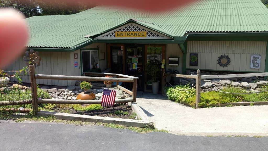 Pocono Snake & Animal Farm | 424 Seven Bridge Rd Rt.209, East Stroudsburg, PA 18301, USA | Phone: (570) 223-8653