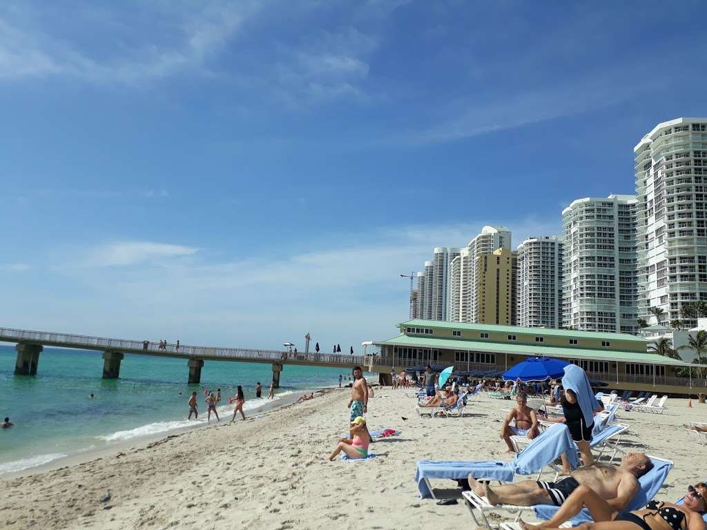 Pier Park | 16501 Collins Ave, Sunny Isles Beach, FL 33160, USA | Phone: (305) 792-1705