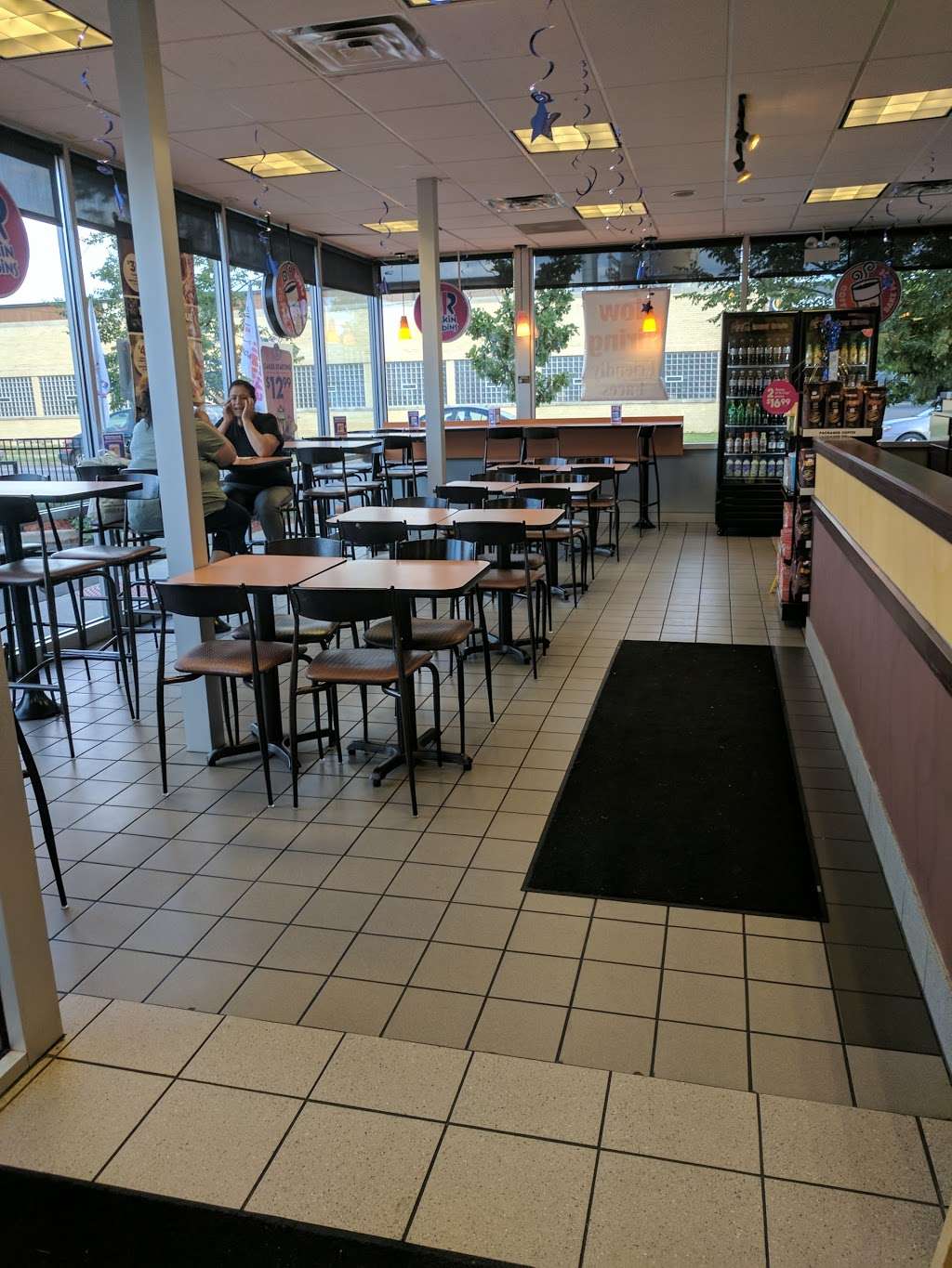 Baskin-Robbins | 3310 W Addison St, Chicago, IL 60618, USA | Phone: (773) 539-8114