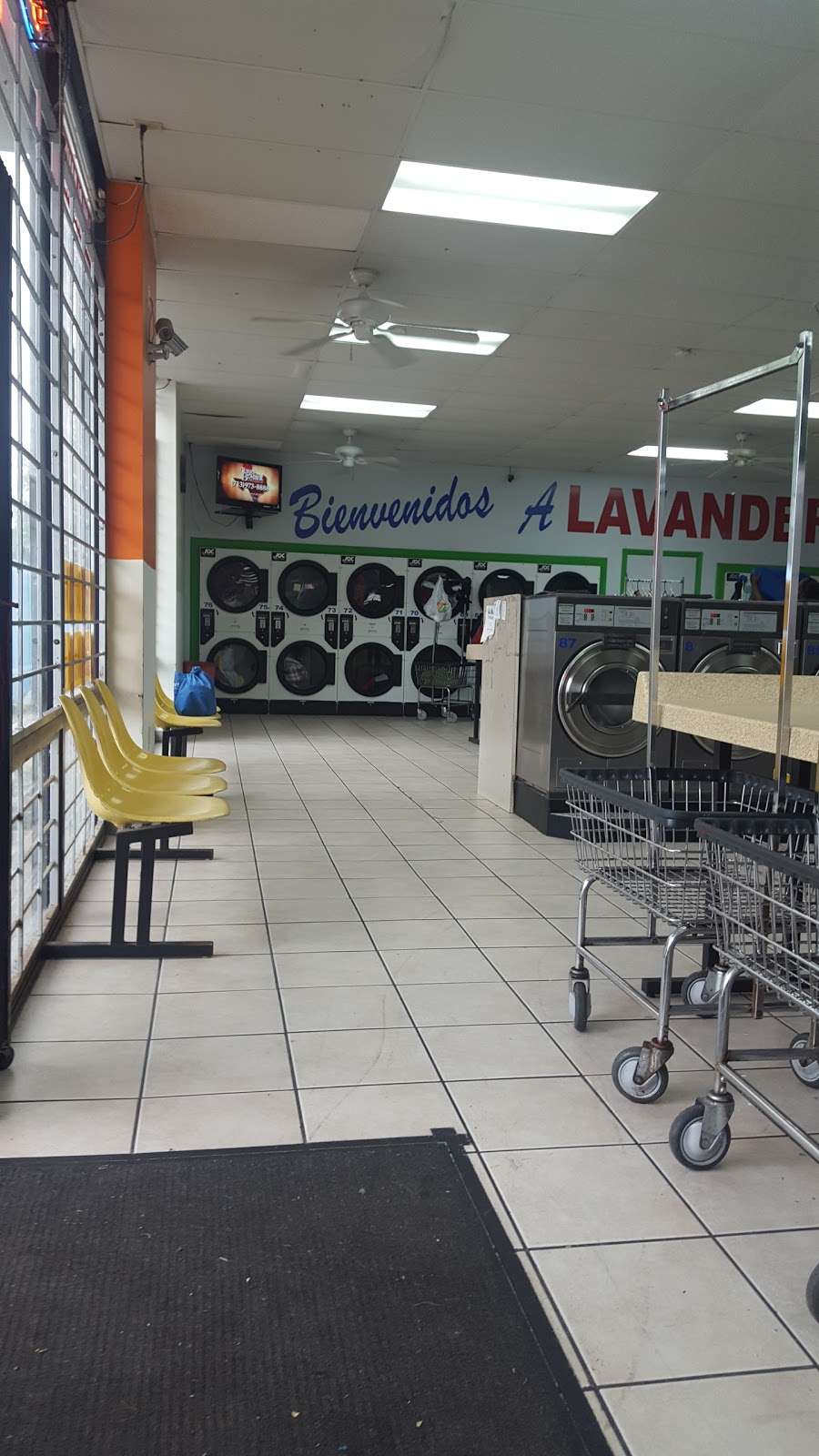 Speed Washateria | 565 Uvalde Rd, Houston, TX 77015, USA | Phone: (713) 451-5628