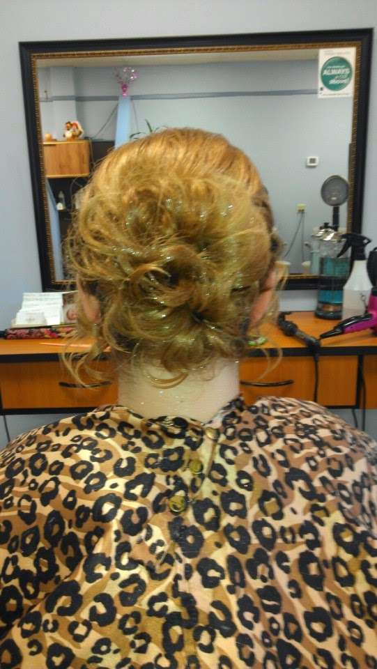 Bobbi Pin Hair & Nails Salon | 458 N Main St, Spring Grove, PA 17362, USA | Phone: (717) 225-3315