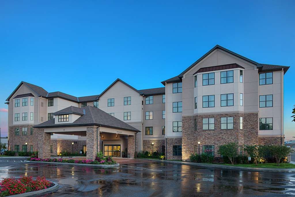 Homewood Suites by Hilton Carle Place - Garden City, NY | 40 Westbury Ave, Carle Place, NY 11514, USA | Phone: (516) 747-0230