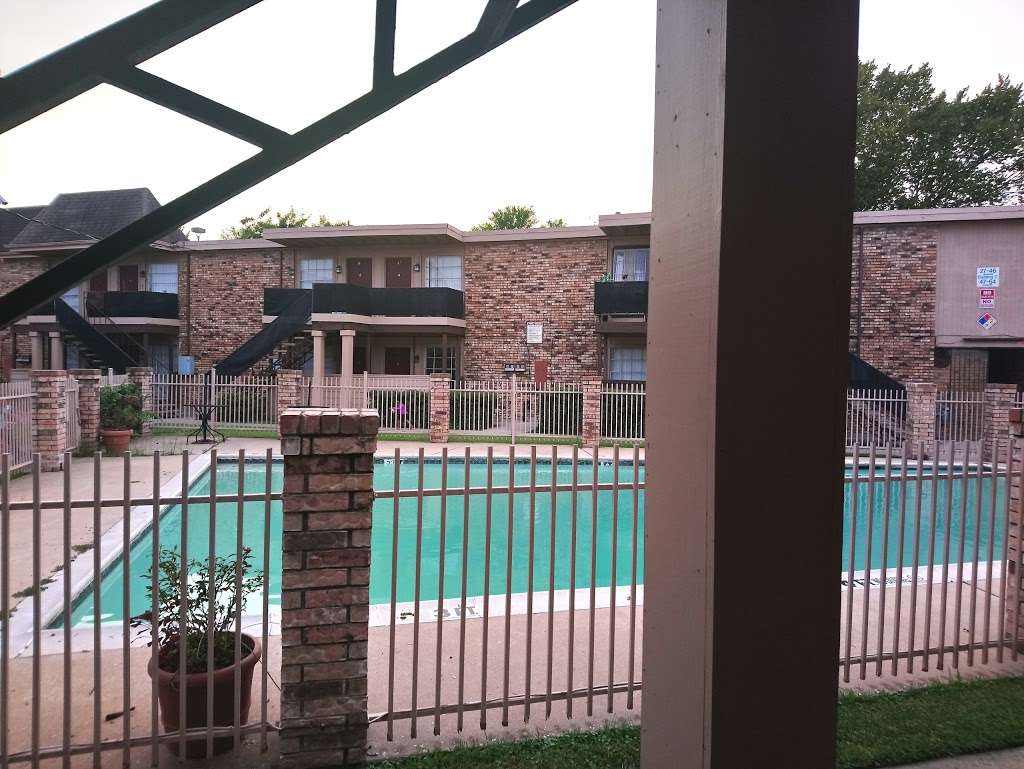 Piccadilly Place Apartments | 5570 Gasmer Dr, Houston, TX 77035, USA | Phone: (713) 728-8417