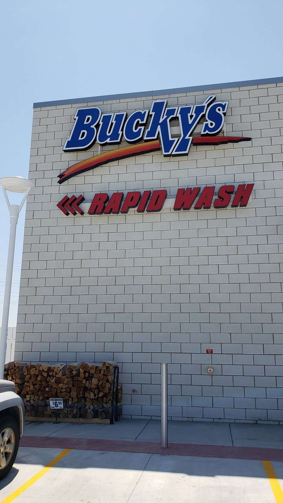 Buckys Gas Station | 1795 W Lake St, Addison, IL 60101 | Phone: (630) 317-7656