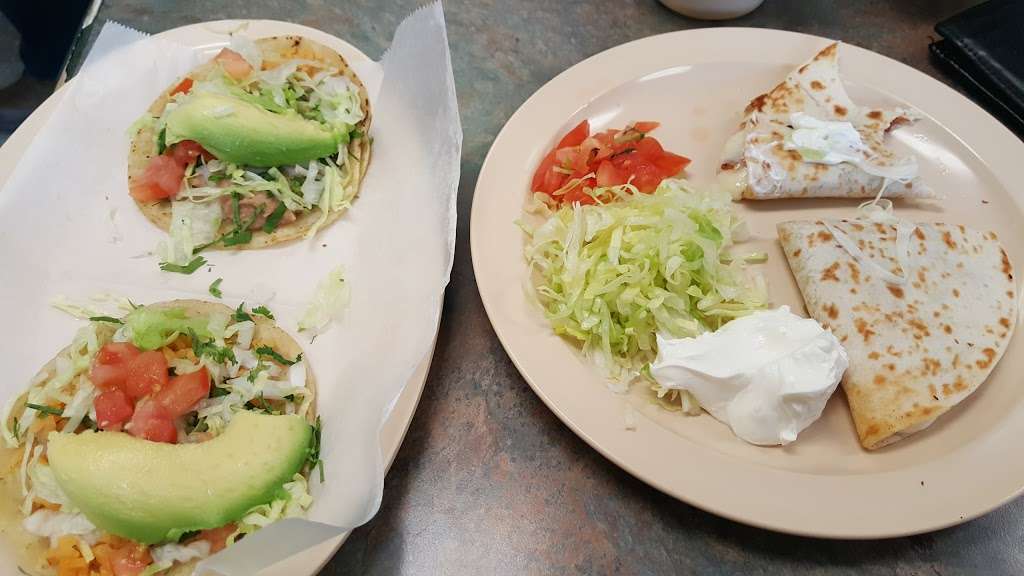 Taqueria El Tio | 81 S River St, Aurora, IL 60506, USA | Phone: (630) 844-6603