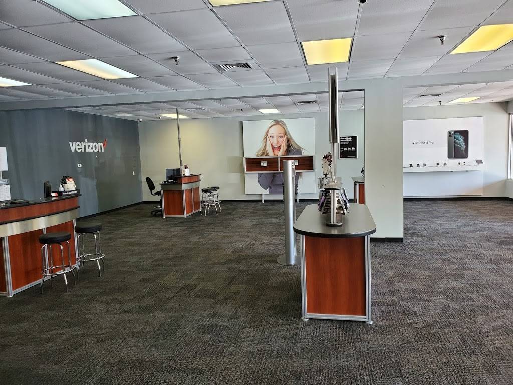 Verizon Authorized Retailer - Russell Cellular | 4615 Gulf Blvd #101, St Pete Beach, FL 33706 | Phone: (727) 851-9835