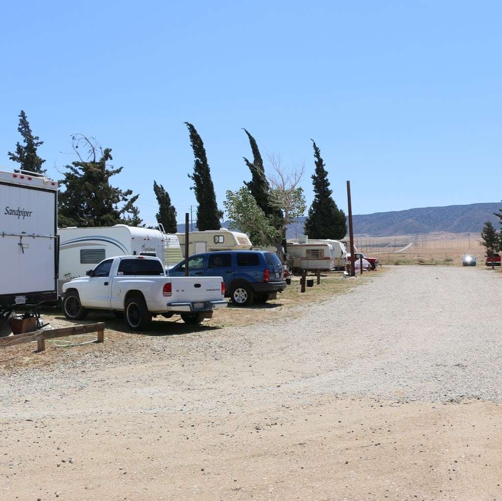 Del Sur Gardens RV Park | 9020 W Ave J, Lancaster, CA 93536, USA | Phone: (747) 263-0380