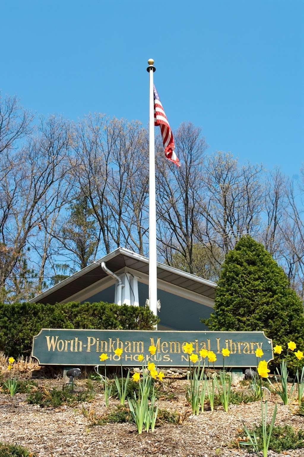 Worth-Pinkham Memorial Library | 91 Warren Ave, Ho-Ho-Kus, NJ 07423, USA | Phone: (201) 445-8078
