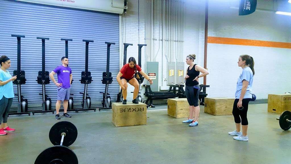 Iron Oak CrossFit | 2727 W 11th St, Houston, TX 77008, USA | Phone: (832) 464-4625