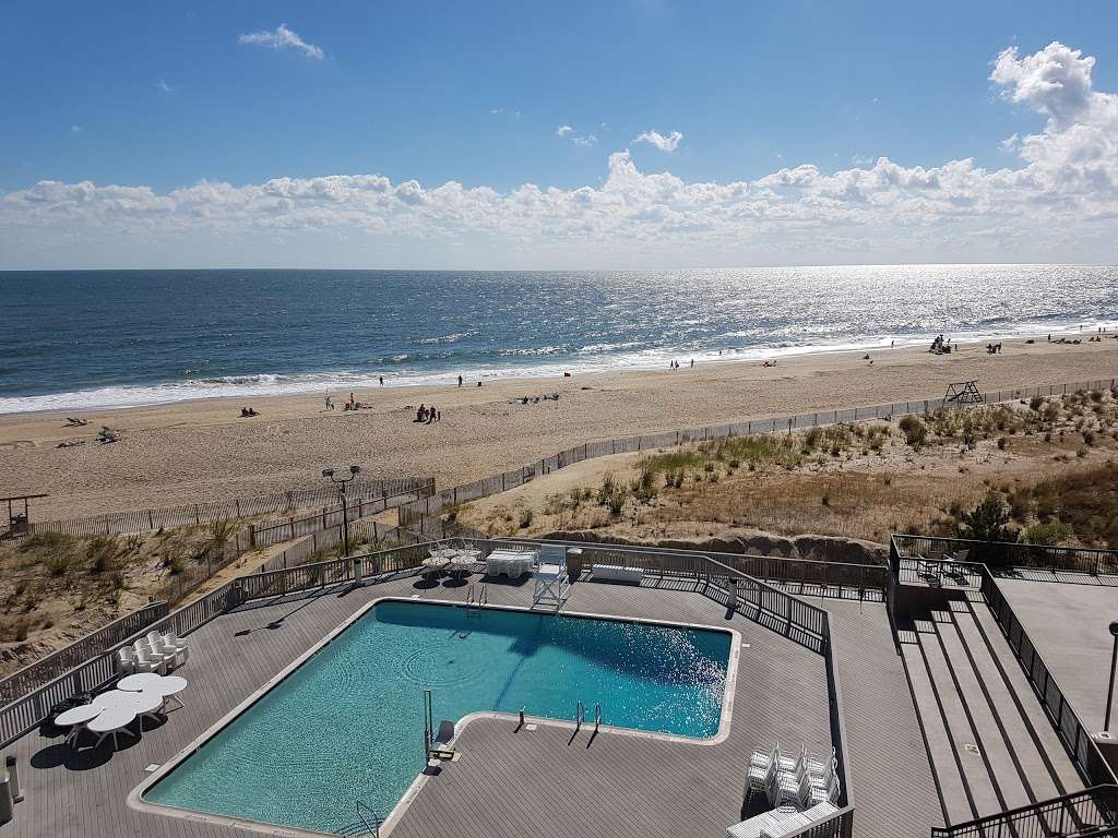 Sea Colony | 33548 Market Pl, Bethany Beach, DE 19930, USA | Phone: (302) 537-8888