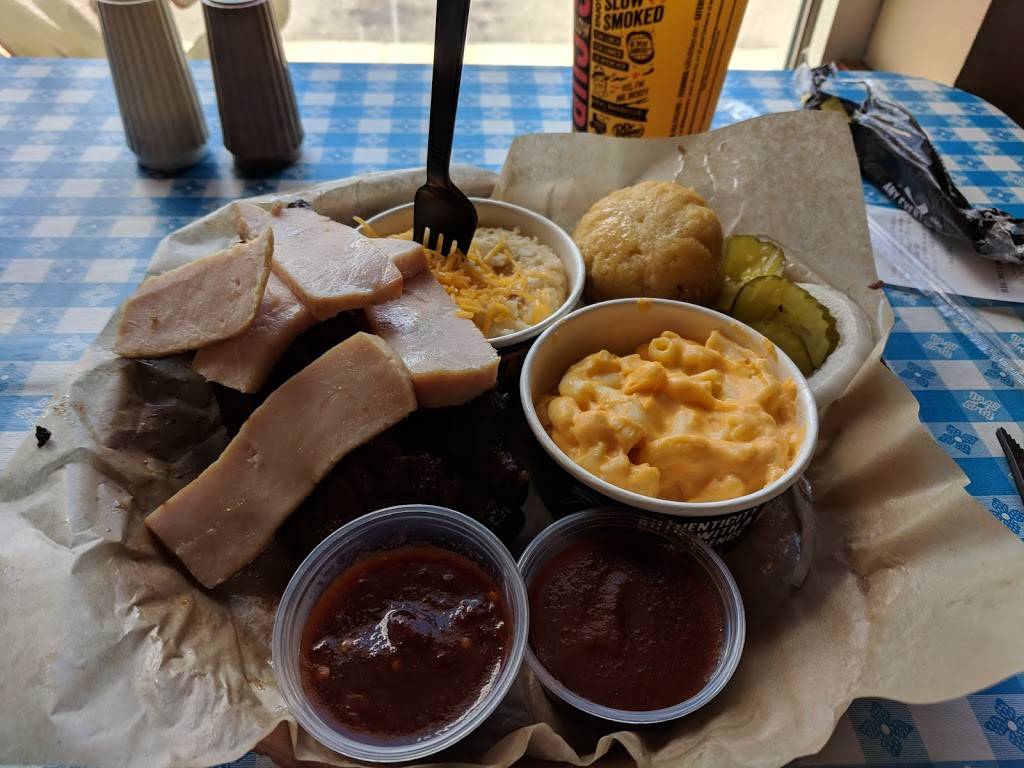 Dickeys Barbecue Pit | 4833 Annamark Dr Ste 200, Madison, WI 53704, USA | Phone: (608) 249-4205