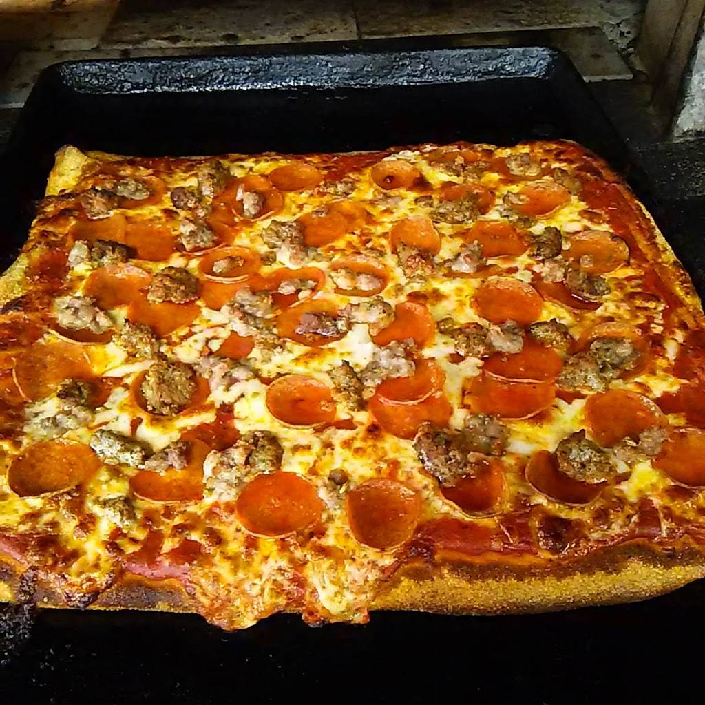 Santillos Brick Oven Pizza | 639 S Broad St, Elizabeth, NJ 07202, USA | Phone: (908) 354-1887