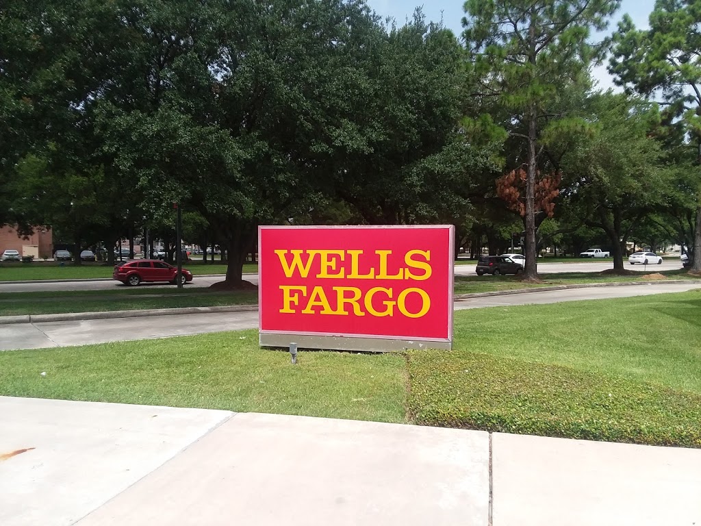 Wells Fargo Bank | 4510 Kingwood Dr, Kingwood, TX 77345, USA | Phone: (281) 361-6616