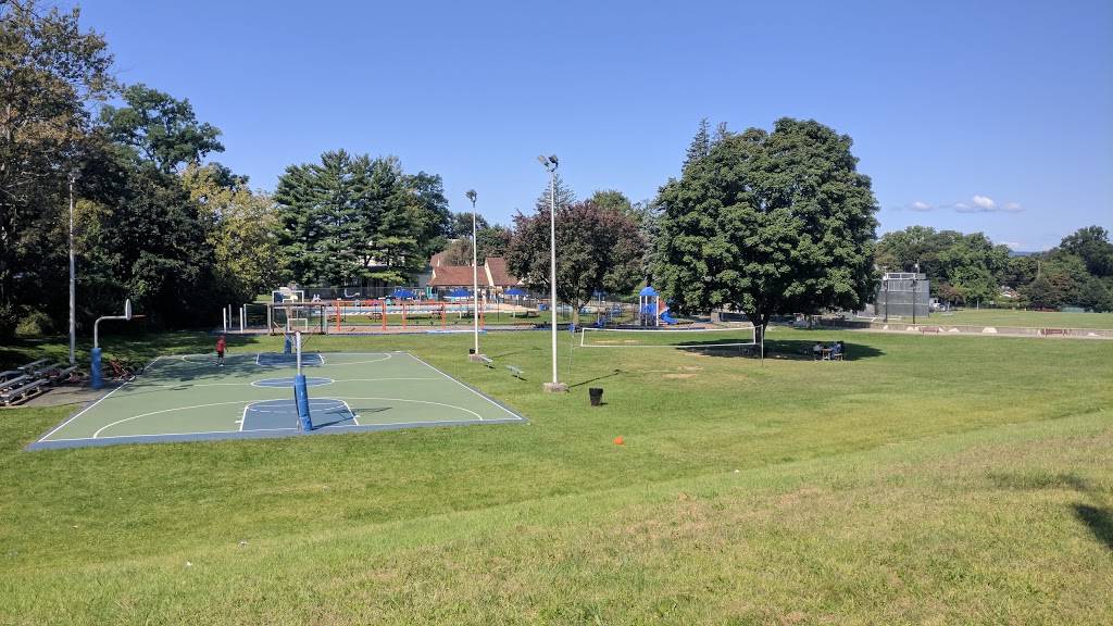 Gould Park | Ashford Ave & Beacon Hill Drive, Dobbs Ferry, NY 10522, USA | Phone: (914) 231-8500