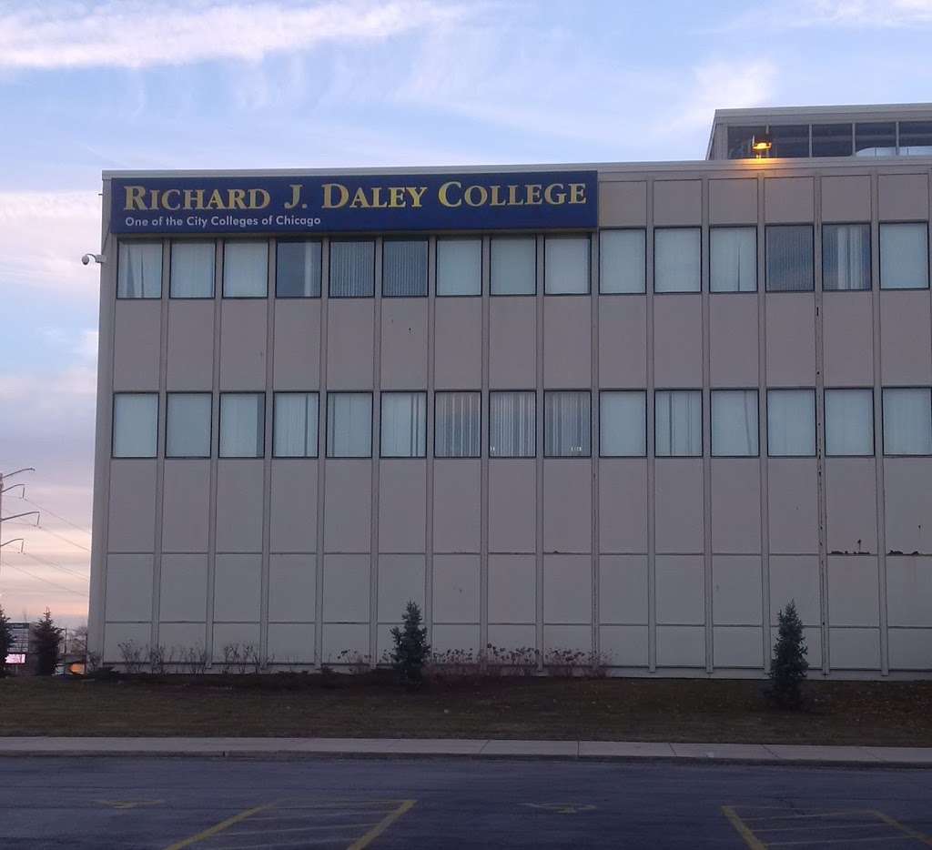 Richard J. Daley College | 7500 S Pulaski Rd, Chicago, IL 60652, USA | Phone: (773) 838-7500