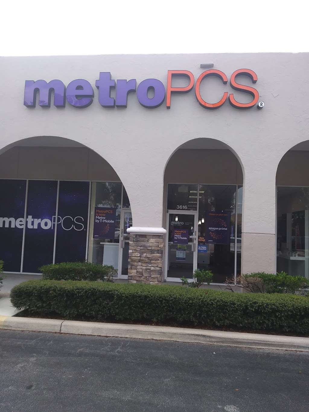 Metro by T-Mobile | 3616 W, FL-810, Deerfield Beach, FL 33442, USA | Phone: (954) 421-5500