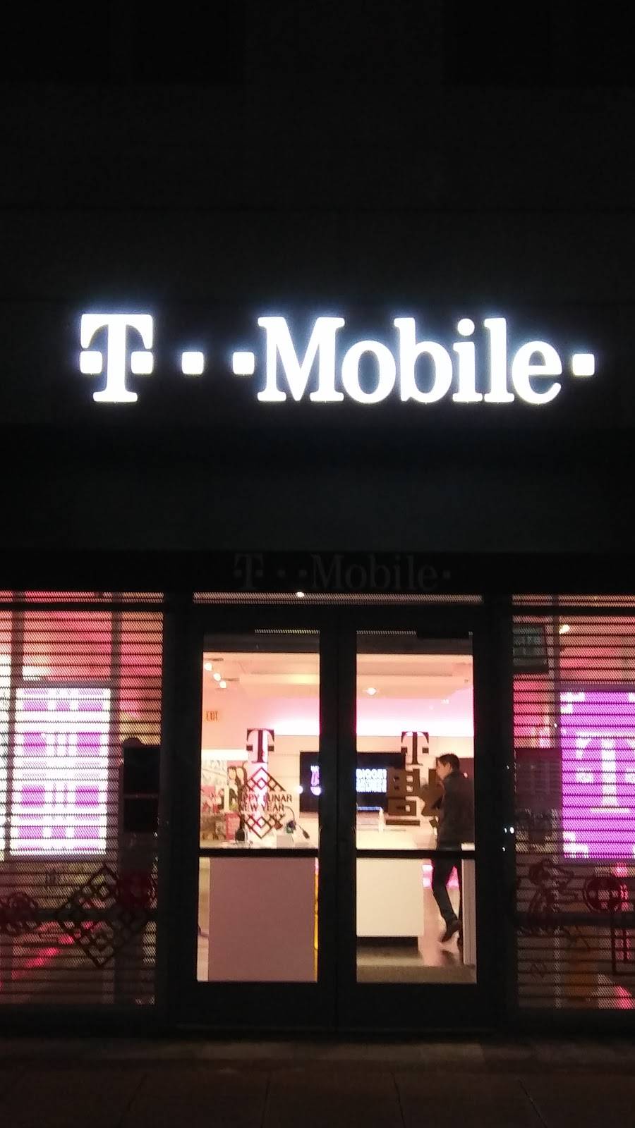 T-Mobile | 21 Revere Beach Pkwy, Medford, MA 02155, USA | Phone: (781) 396-0569