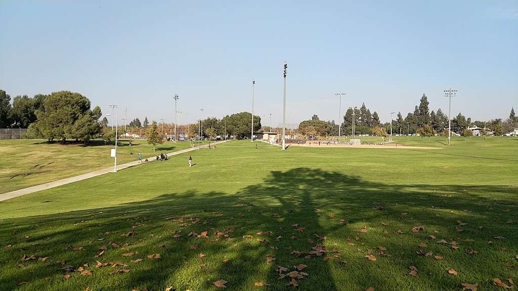 La Mirada Community Regional Park | 13701 Adelfa Dr, La Mirada, CA 90638 | Phone: (562) 902-5645