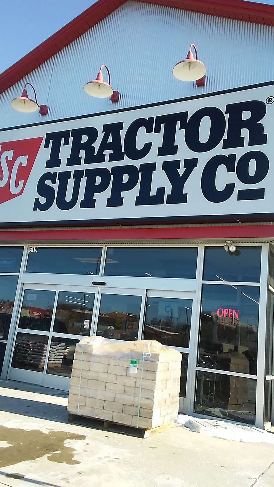 Tractor Supply Co. | 510 Renaissance Dr, New Freedom, PA 17349, USA | Phone: (717) 235-8791