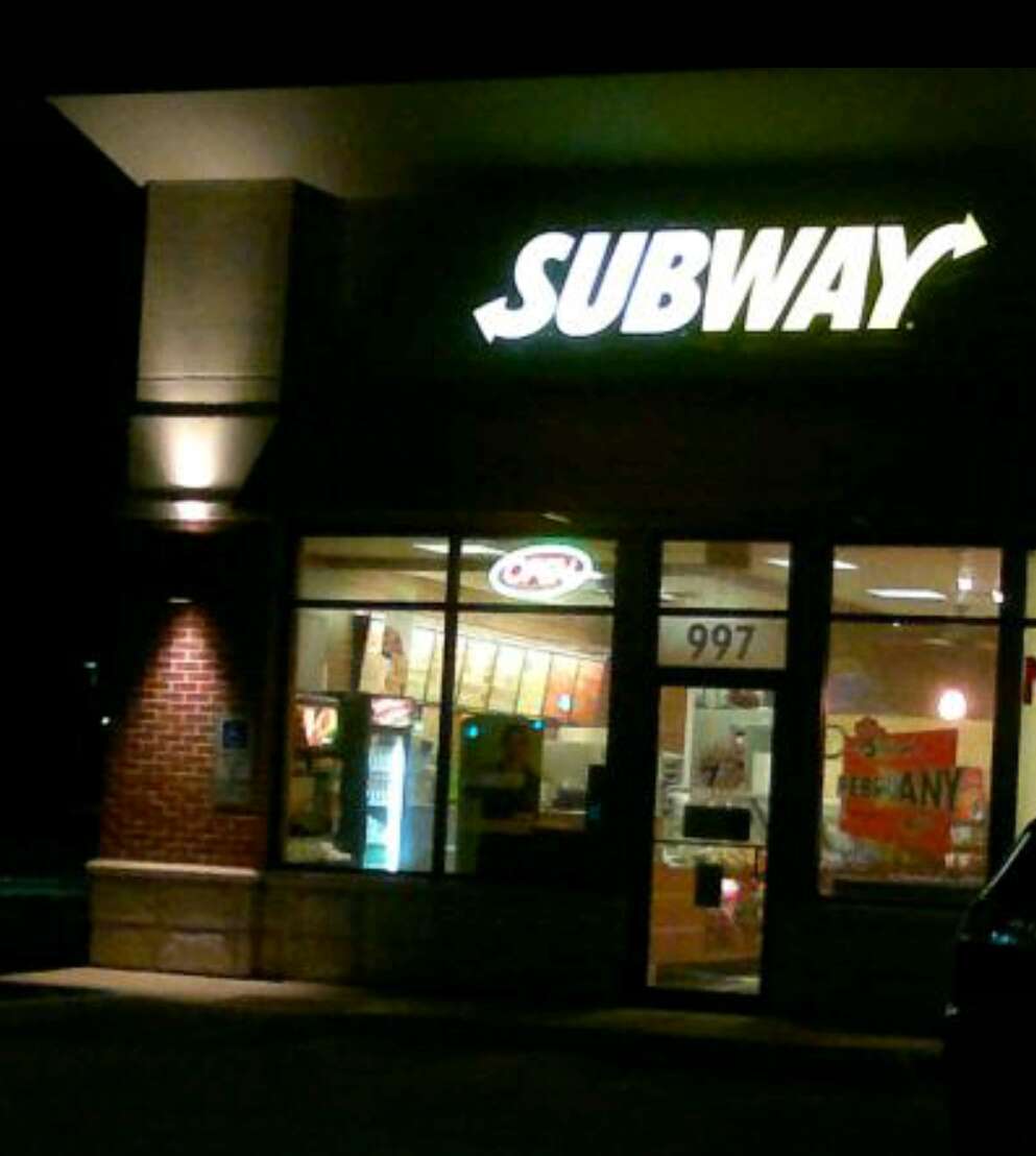 Subway Restaurants | 1121 S Dixie Hwy, Beecher, IL 60401, USA | Phone: (708) 946-1210