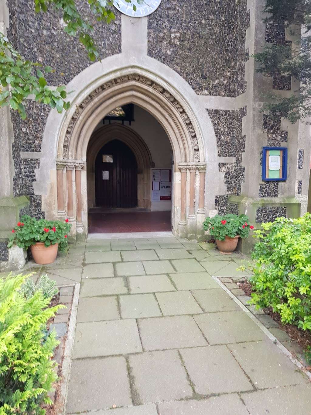 All Saints C of E Church | 122 Oakleigh Rd N, London N20 9EZ, UK | Phone: 020 8445 8388