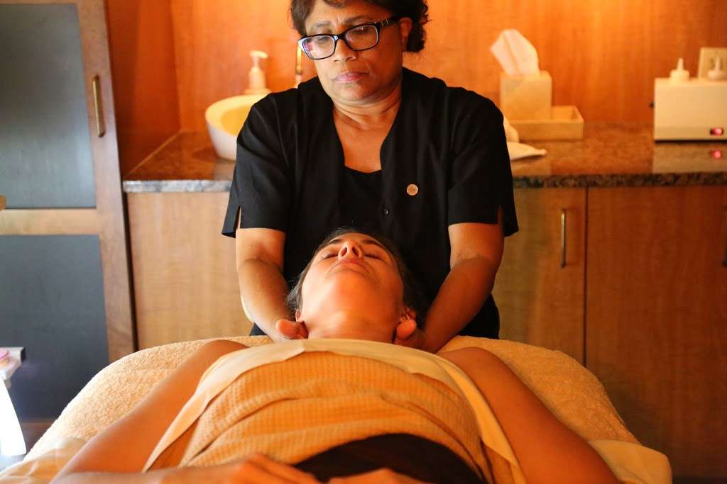 Spa Minérale | 44050 Woodridge Pkwy, Leesburg, VA 20176, USA | Phone: (703) 729-4036