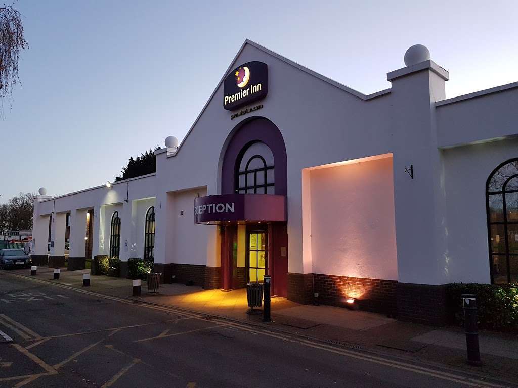 Premier Inn South Mimms Potters Bar | Swanland Rd, Potters Bar EN6 3NH, UK | Phone: 0871 527 8990