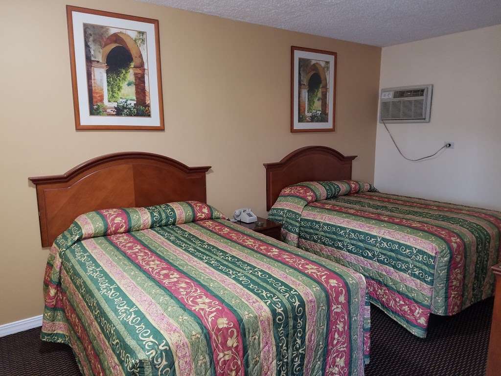 Sharns Motel | 7240 SW Hwy, Worth, IL 60482 | Phone: (708) 448-3886