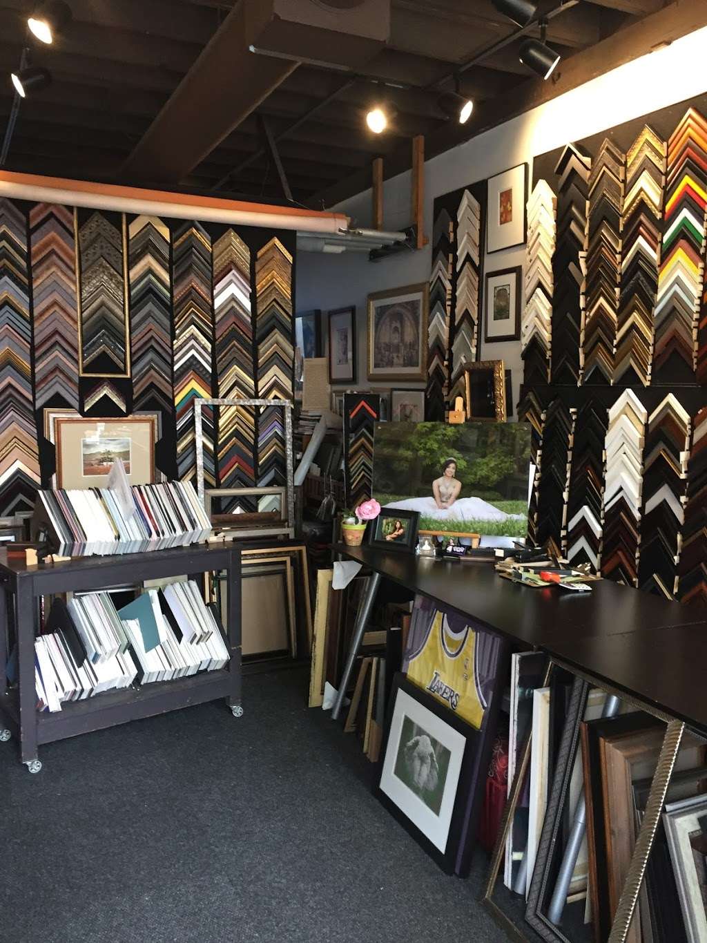 Four Corners Custom Framing | 3106, 1/2 W Magnolia Blvd, Burbank, CA 91505, USA | Phone: (818) 842-5511